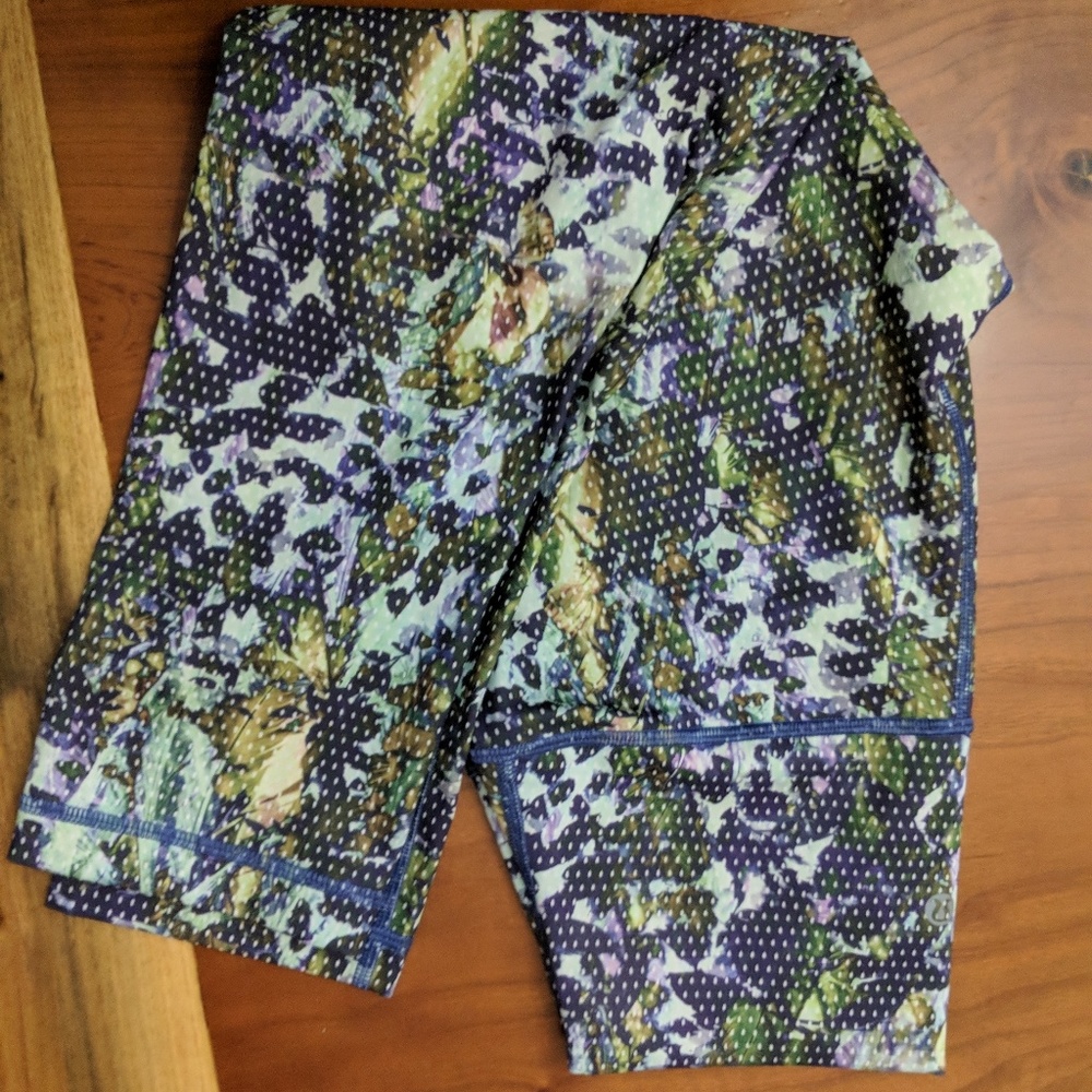 Lululemon highrise roll down crop 6 wunderunder